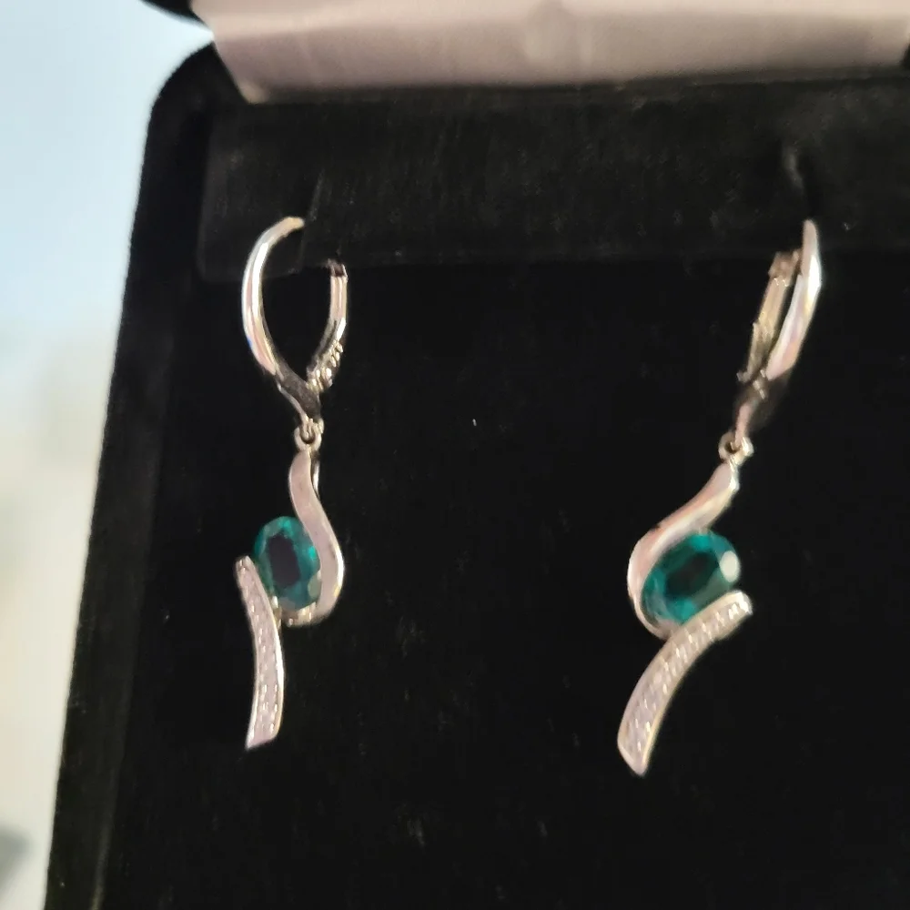 Kays Jewelery Sterling Silver Emerald Earrings NEW - Picture 3 of 6
